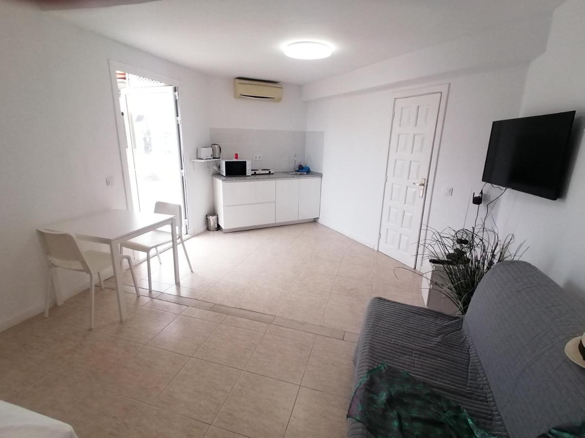 Small Studio, 50 M Front Of The Ocean & Free Wifi Playa Feñabe Kültér fotó