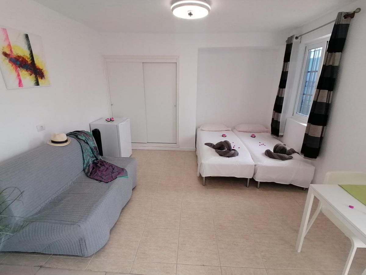 Small Studio, 50 M Front Of The Ocean & Free Wifi Playa Feñabe Kültér fotó