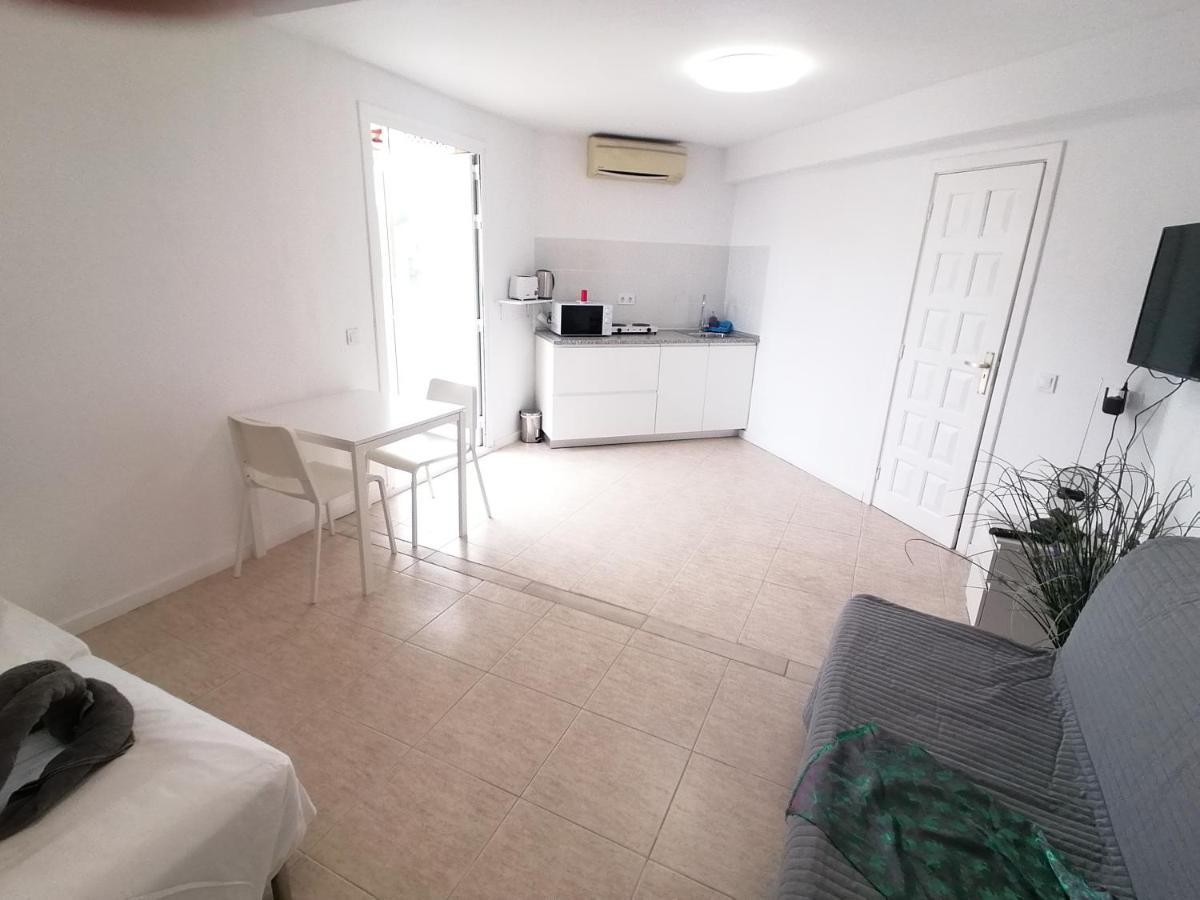 Small Studio, 50 M Front Of The Ocean & Free Wifi Playa Feñabe Kültér fotó